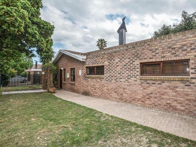 Vredekloof - 3 Bedroom Face brick home in quiet crescent - Perfect for young and old!