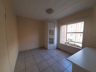 1 Bedroom Apartment / flat to rent in Kannoniers Park
