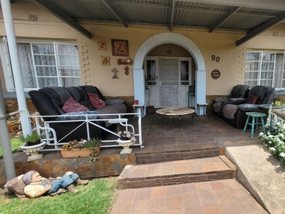 2 Bedroom House For Sale in Geduld Ext 1