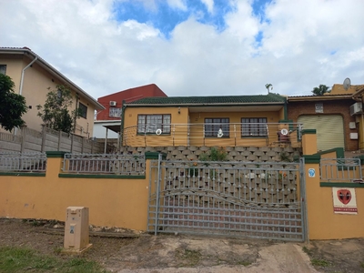 3 Bedroom House For Sale in Woodview