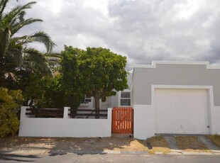 2 Bedroom cottage sold in Whispering Pines, Gordons Bay