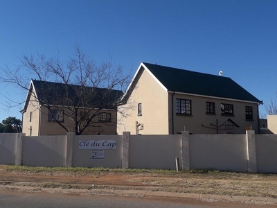 Duplex For Sale in Miederpark, North West