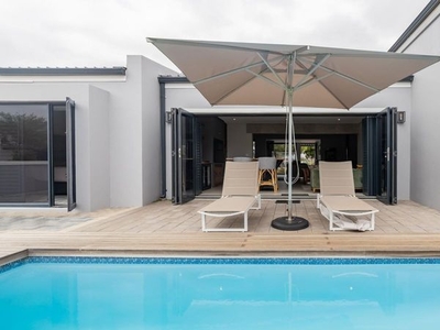 Exclusive, Luxury and Class on secured Silwerstrand Estate