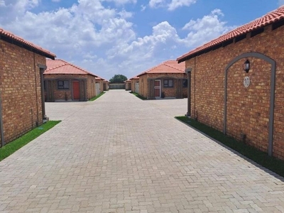 Modern Newly Build 3 Bedroom Townhouses For Sale in Riversdale, Meyerton