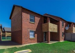 R 500 OFF THE RENT: 2 Bedroom Spacious Apartment, Close to Selby