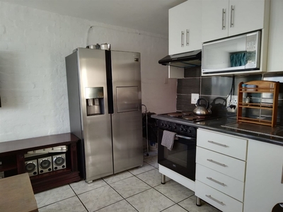 2 Bedroom Apartment To Let in Amalinda
