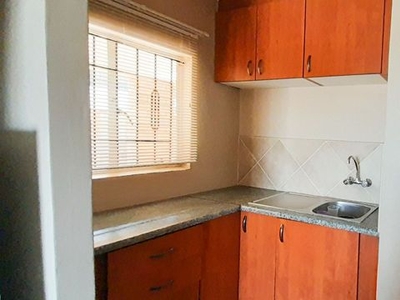 2 Bedroom apartment in Randfontein Central For Sale