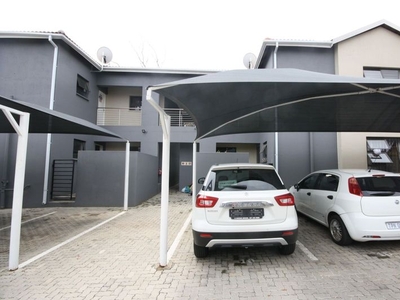 2 Bedroom townhouse-villa in Illiondale For Sale