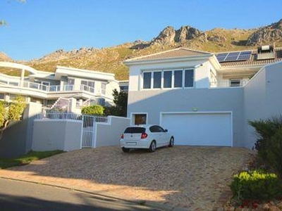 3 bedroom, Cape Town Western Cape 7150