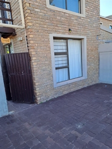1 Bedroom Apartment To Let in Saldanha Central