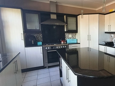 3 Bedroom House For Sale in Beacon Bay