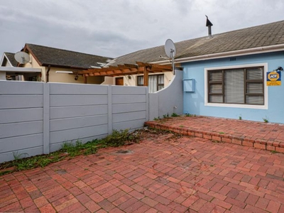 2 Bedroom semi-detached for sale in Plumstead, Cape Town