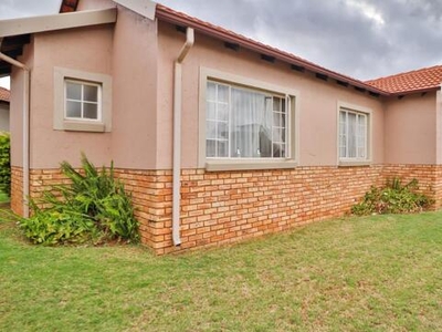 Apartment For Sale In Magaliesberg Country Estate, Akasia
