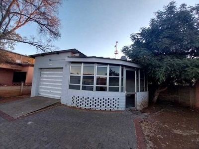 House For Sale In De Beers, Kimberley