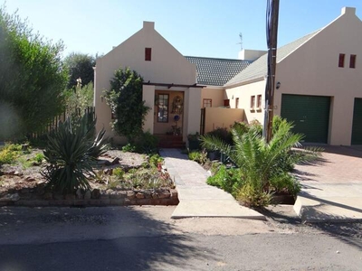House For Sale In Hospital Hill, Beaufort West