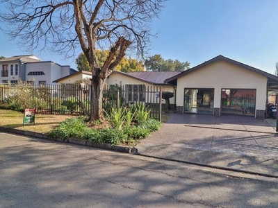 House For Sale In Raceview, Alberton