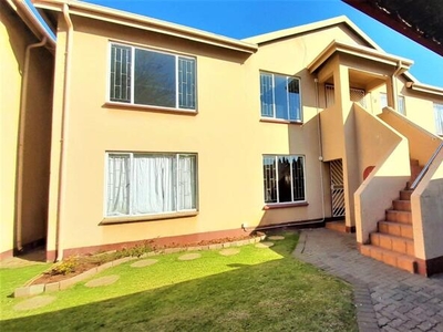 Townhouse For Rent In Lakefield, Benoni
