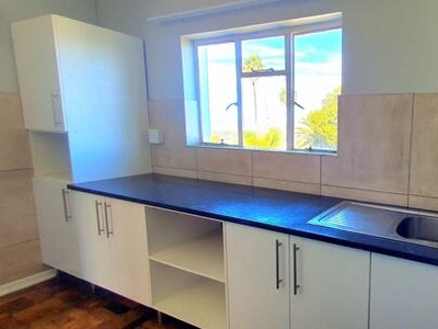 Apartment For Sale In Cannon Hill, Uitenhage