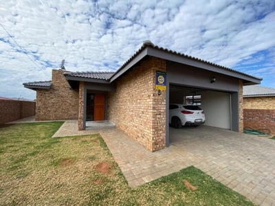 Townhouse For Rent In Cassandra, Kimberley