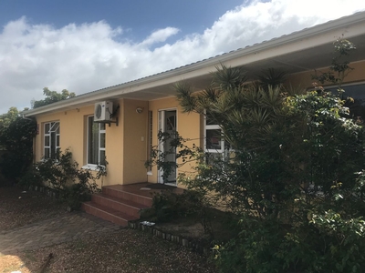 3 Bedroom House To Let in Charleston Hill