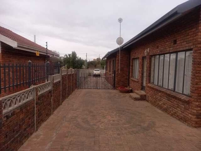 Apartment For Rent In Ivy Park, Polokwane