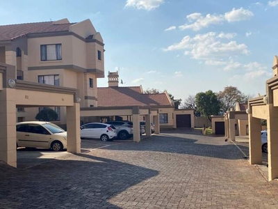 Apartment For Rent In Little Falls, Roodepoort
