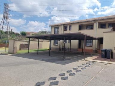 Apartment For Sale In Roodepoort West, Roodepoort