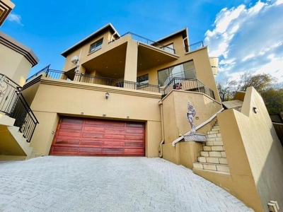 House For Rent In Glenvista, Johannesburg