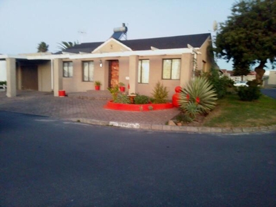 House For Rent In Northpine, Brackenfell