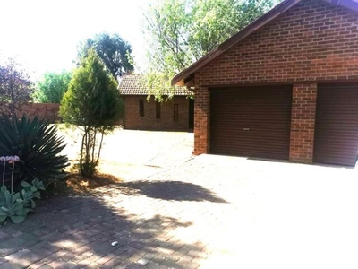 House For Rent In Universitas Ridge, Bloemfontein