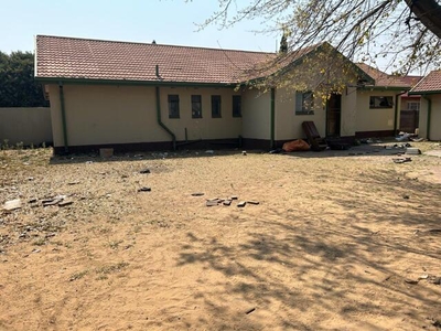 House For Sale In Tasbet Park Ext 3, Witbank