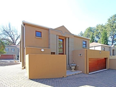 Townhouse For Rent In Houghton Estate, Johannesburg