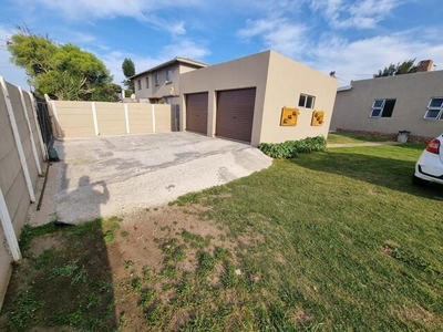 Townhouse For Rent In Sidwell, Port Elizabeth