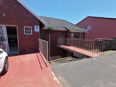2 Bedroom Flat To Let in Bluff