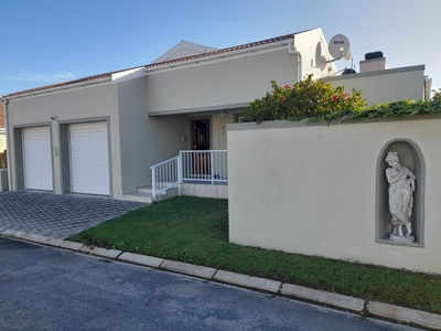 House For Sale in Franskraal