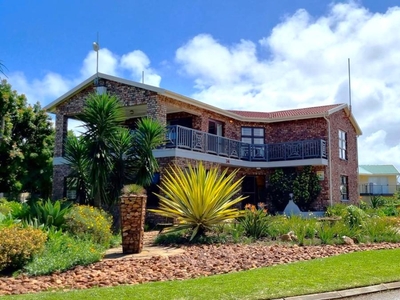 House For Sale in Herolds Bay