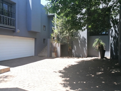 House For Sale in Lenasia Ext 1