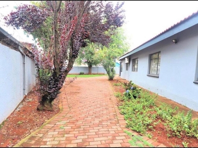 House For Sale in Lenasia Ext 9