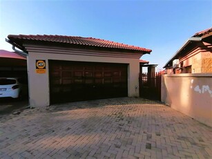 3 Bed Townhouse in Waterval East