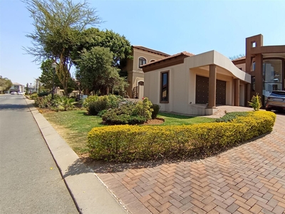 Standard Bank EasySell 6 Bedroom House for Sale in Blue Vall