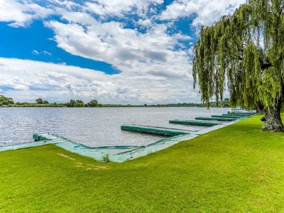 Discover Riverfront Luxury on the Vaal River!