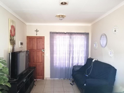 Available today: Secure 2 bedroom house in The Orchards Pretoria