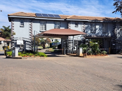 2 Bedroom Apartment For Sale in Brakpan North