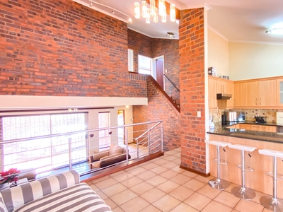 3 Bedroom Townhouse For Sale in Bergbron