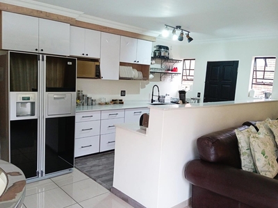 Townhouse Rental Monthly in Kyalami Hills