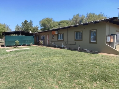 3 Bedroom and 2 and a half bathroom house on farm near Bela Bela to let