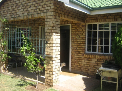 SPECIAL 2 BEDROOM TOWNHOUSE FOR SALE: