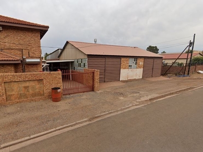 WAREHOUSE IN POSTMASBURG FOR SALE