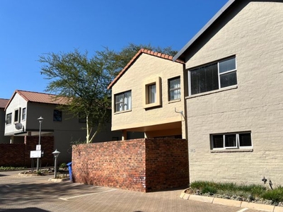 3 Bedroom duplex townhouse - sectional for sale in Bronberg, Pretoria