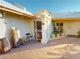 3 Bedroom townhouse - freehold for sale in Oosterville, Upington